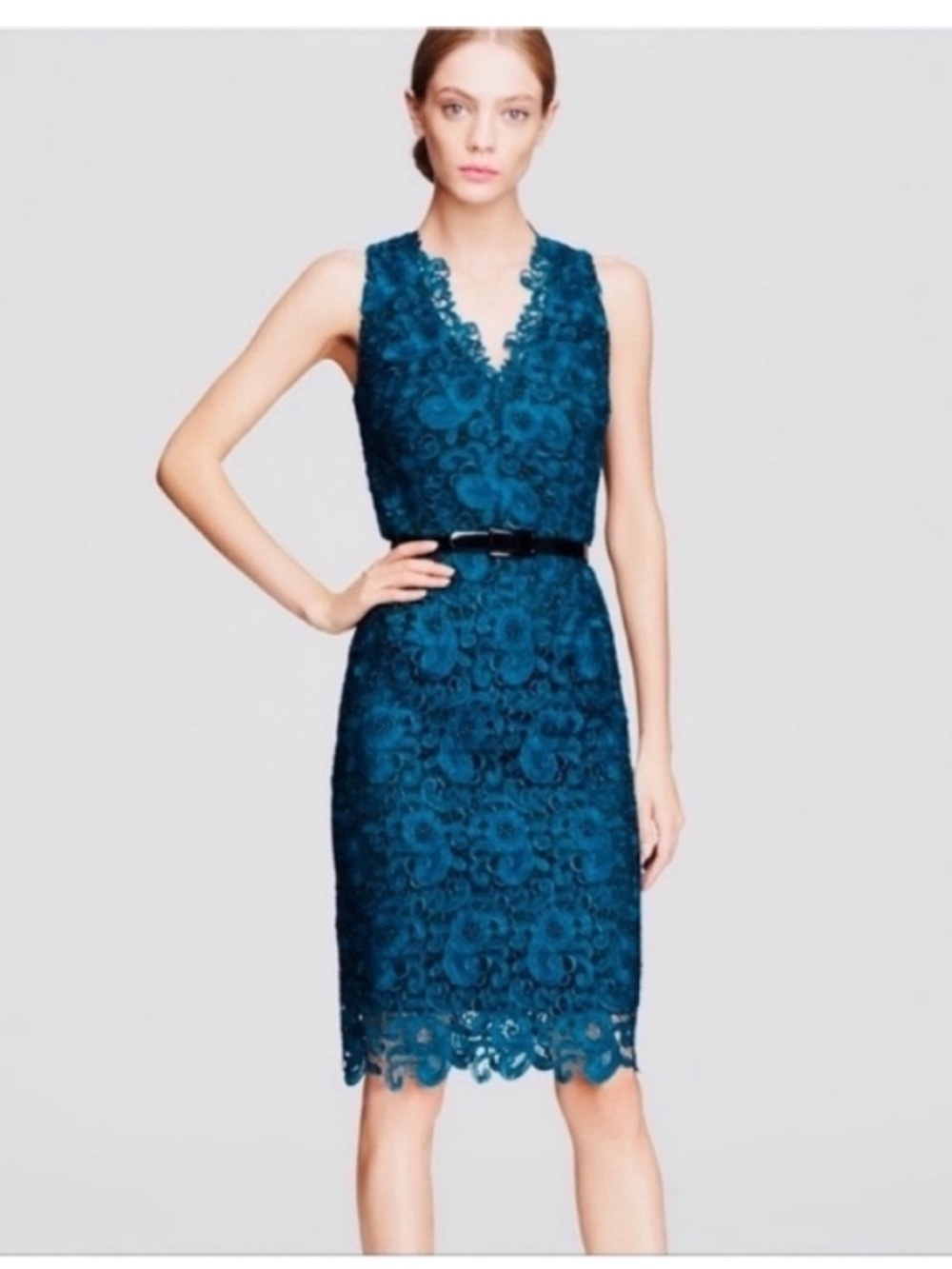 Aidan Mattox Sleeveless Teal Lace Sheath Dress with V-Neck Size 6
